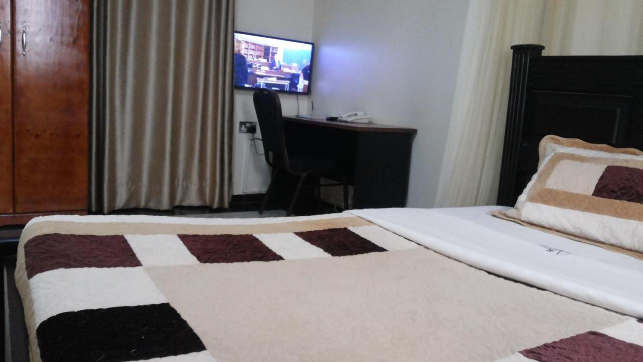 Hotel Good News Lira Екстериор снимка