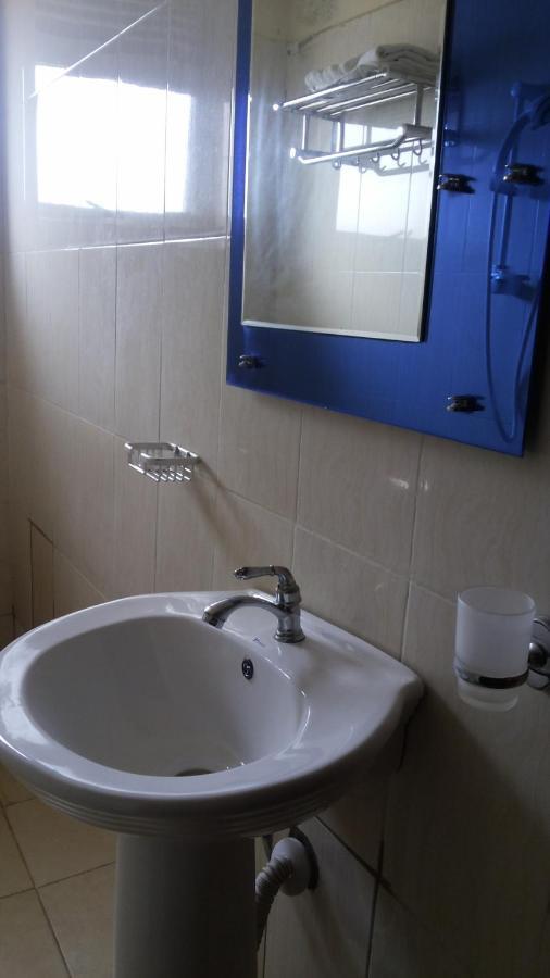 Hotel Good News Lira Екстериор снимка