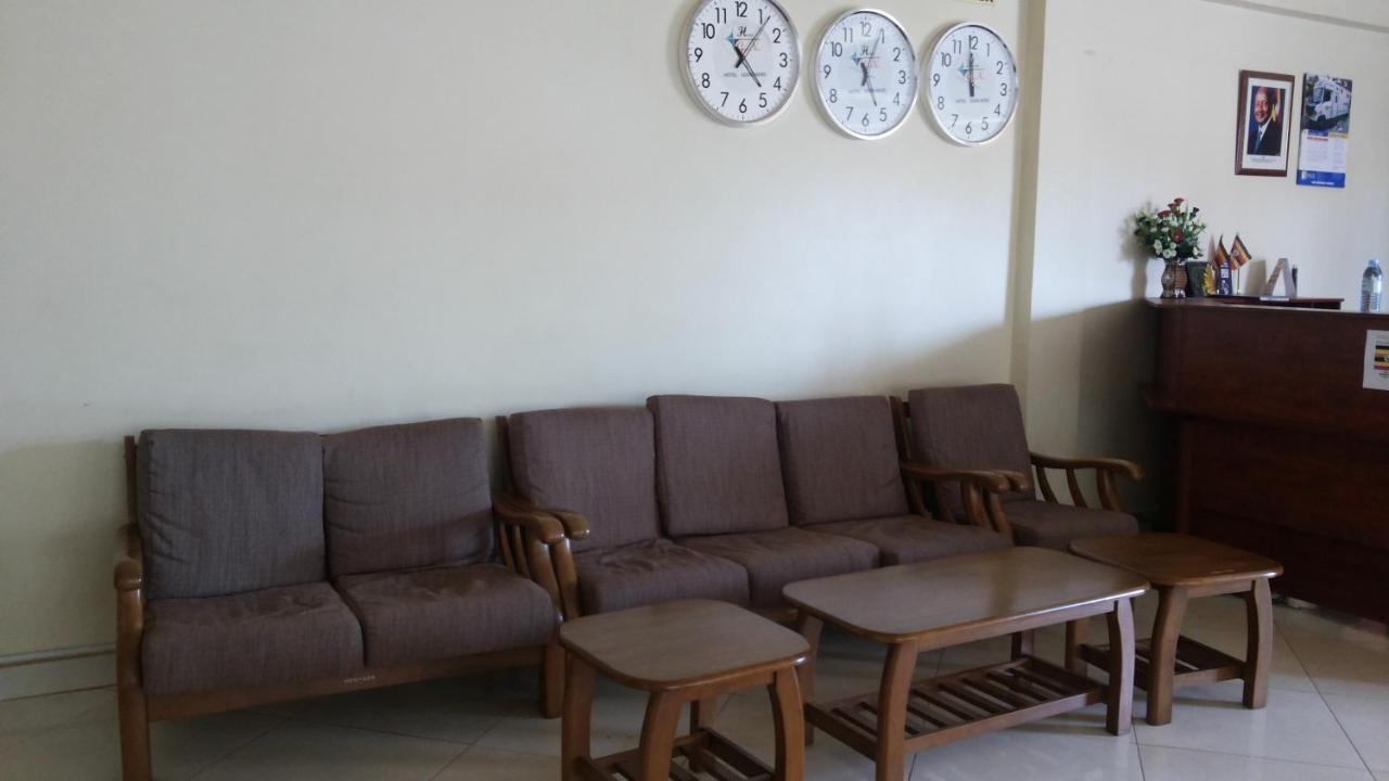 Hotel Good News Lira Екстериор снимка