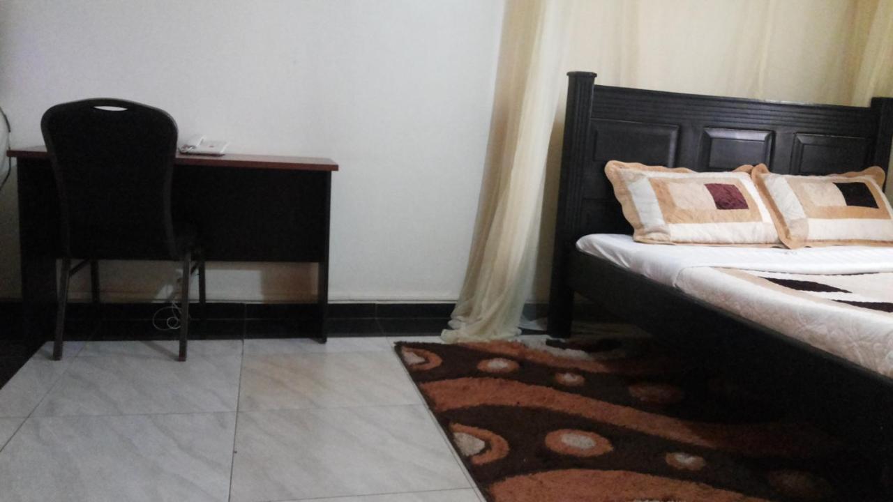 Hotel Good News Lira Екстериор снимка