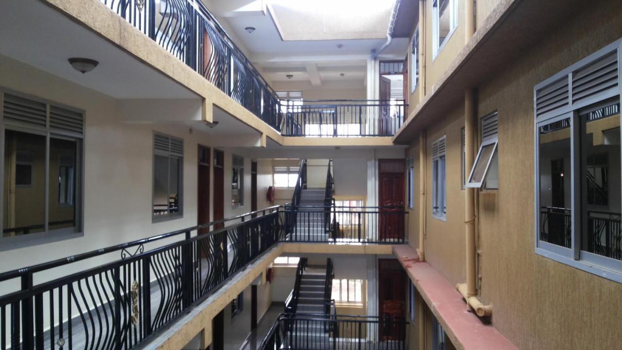 Hotel Good News Lira Екстериор снимка