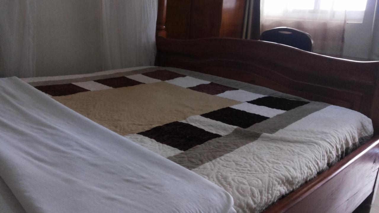 Hotel Good News Lira Екстериор снимка