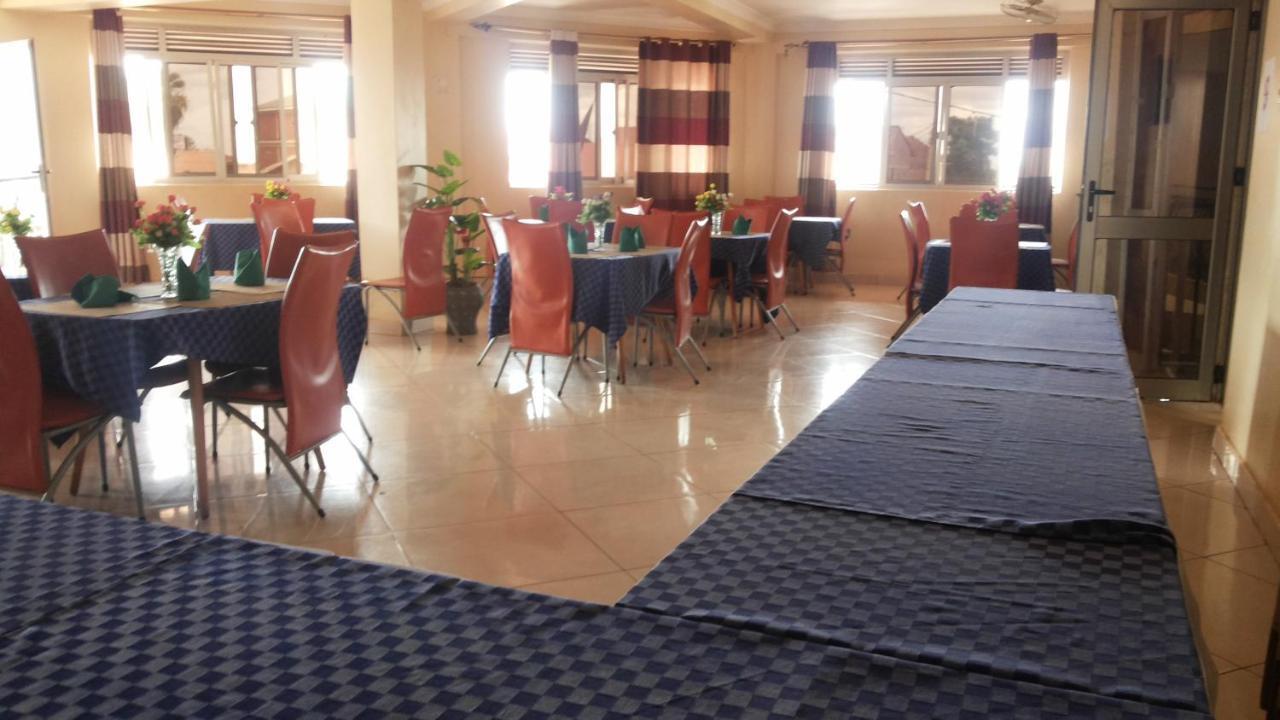 Hotel Good News Lira Екстериор снимка